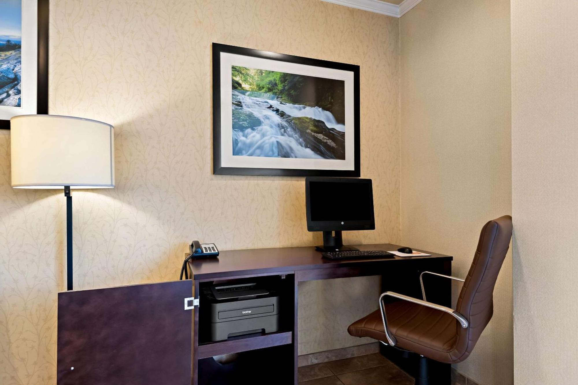 Comfort Inn & Suites Creswell Exteriör bild
