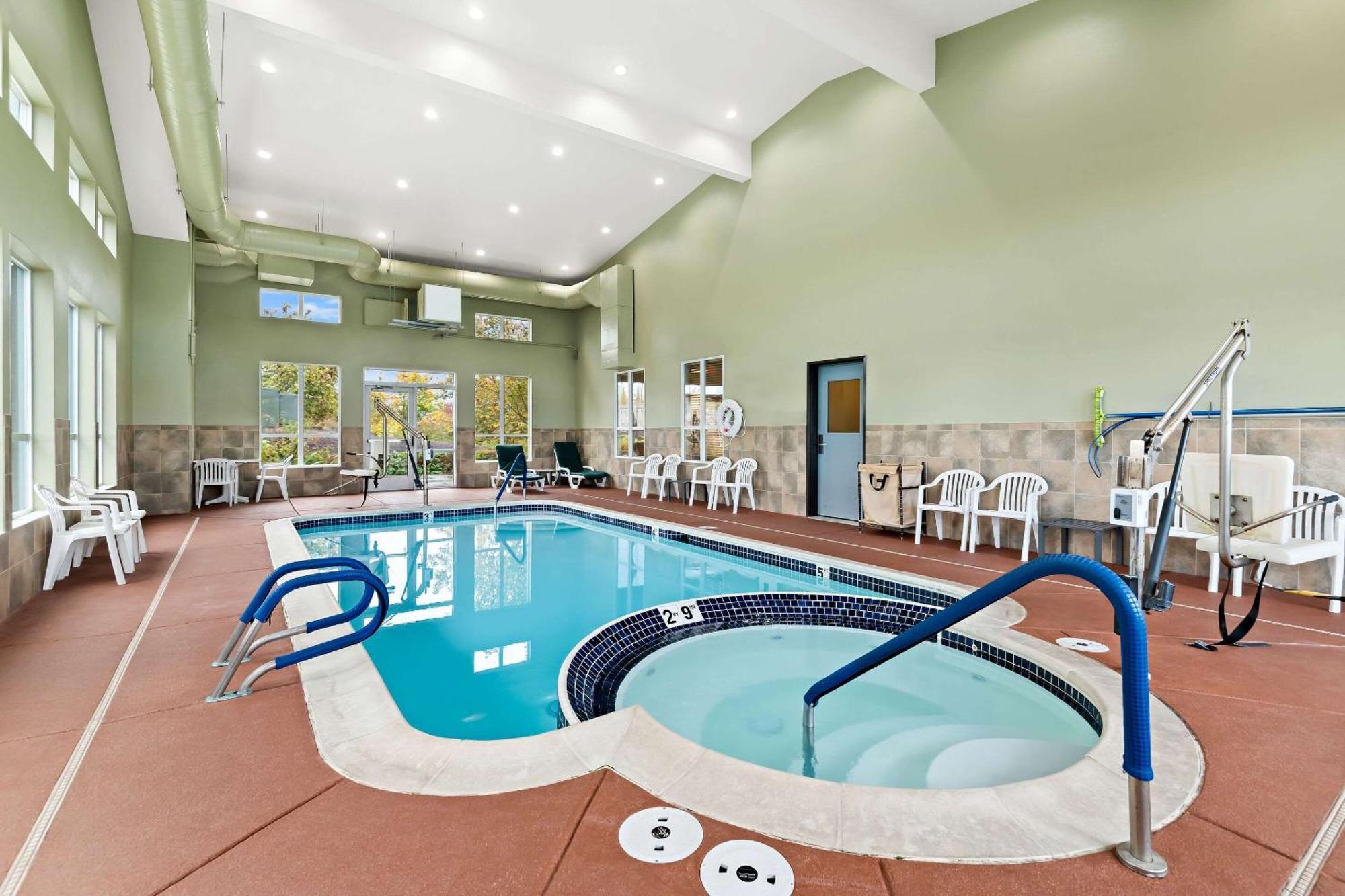 Comfort Inn & Suites Creswell Exteriör bild