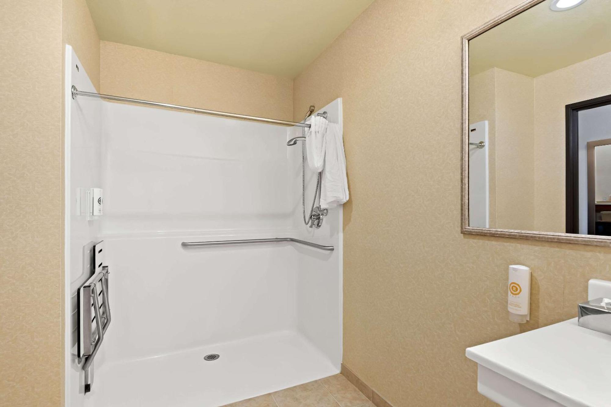 Comfort Inn & Suites Creswell Exteriör bild