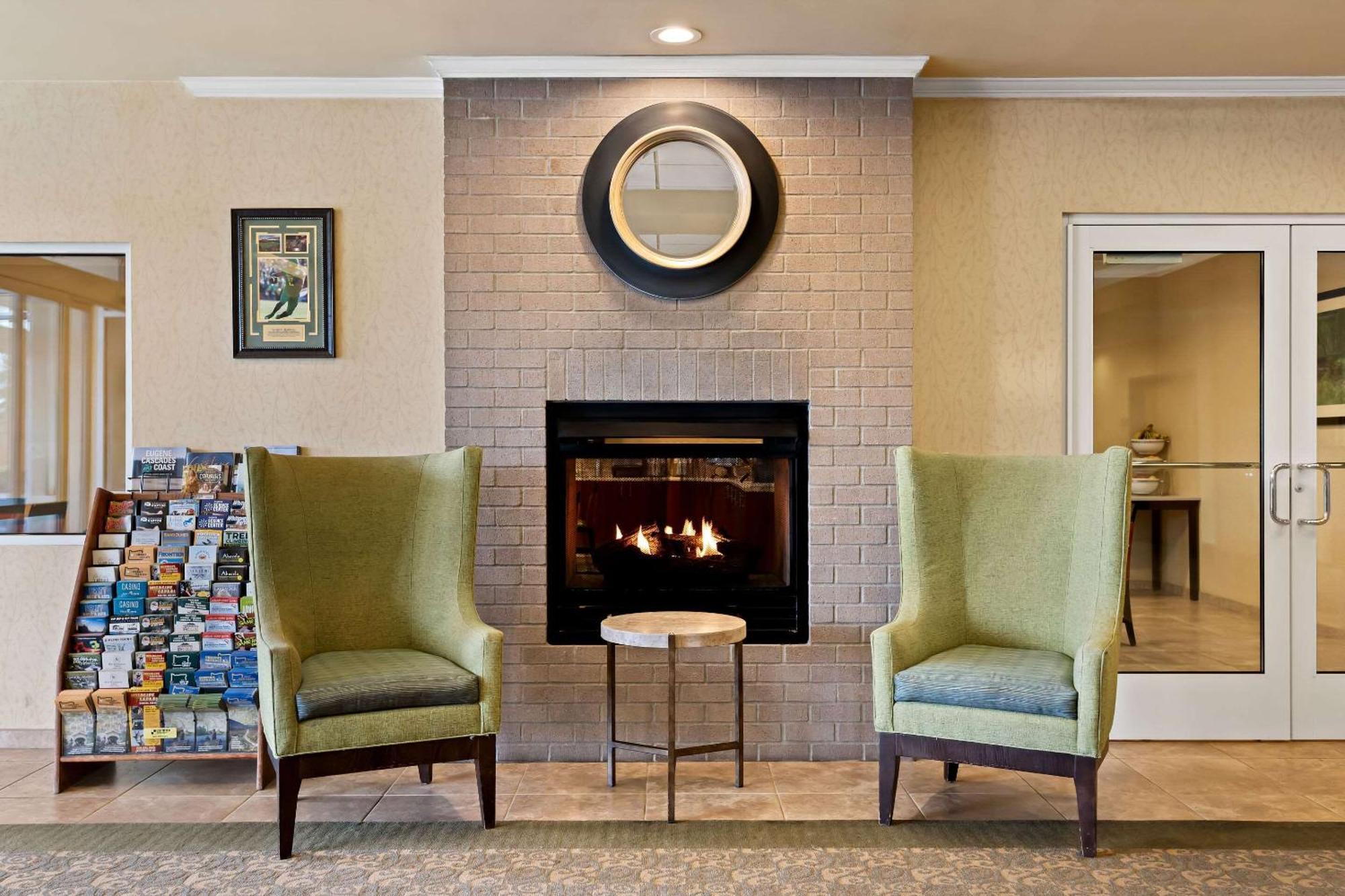 Comfort Inn & Suites Creswell Exteriör bild