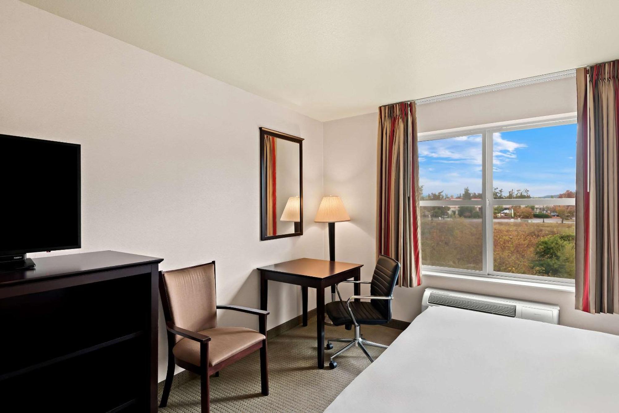 Comfort Inn & Suites Creswell Exteriör bild